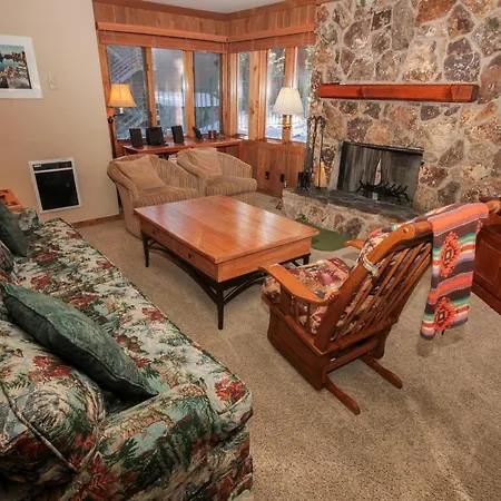 Villa Mountainback #37, Den